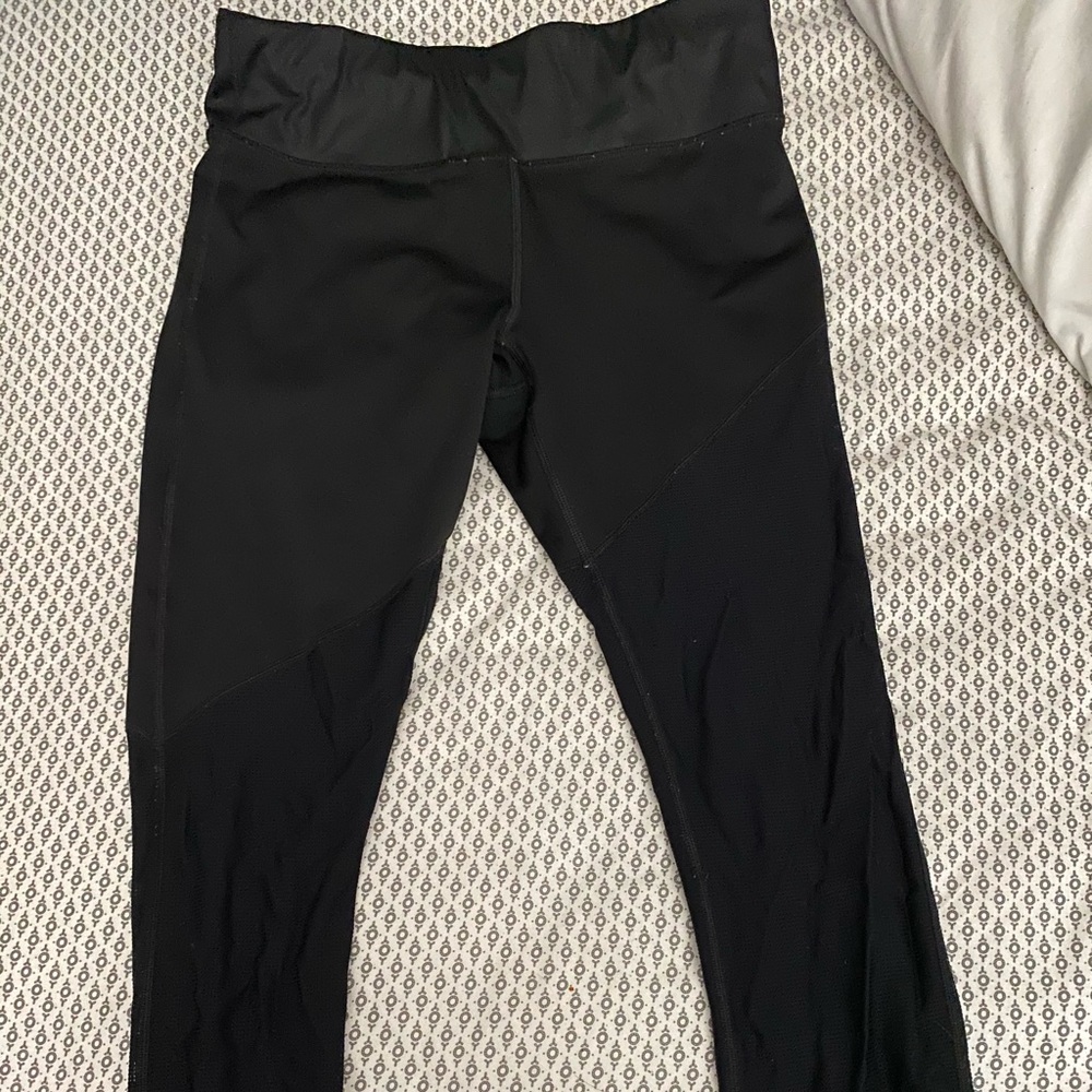 Leggings with mesh